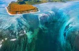 世界海底最大的瀑布——丹麥海峽的海底特大瀑布，總落差達3500米