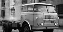 五十年代的利亞茲706RT平頭卡車 黃河JN150的原型車